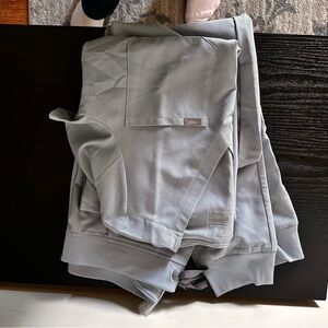 M figs catarina/zamora regular length set NWT dusty blue